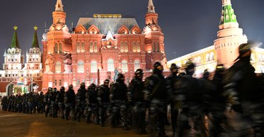 Россия так просто не развалится. А значит, нам надо готовиться к длительному противостоянию