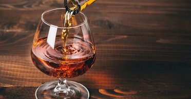 В Украине "запрещают" коньяк: что появится на полках магазинов