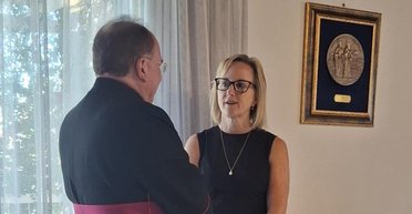 Будет работать над завершением войны: что известно о Джули Дэвис, которая возглавит посольство США в Украине