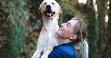 Они приходят в восторг: ученые выяснили, как понять, что собака вас любит