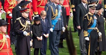 Король Чарльз ІІІ та принц Вільям можуть позбавити Гаррі та Меган титулів, — ЗМІ