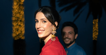 Вагітна принцеса Йорданії Раджва представила офіційні портрети (фото)