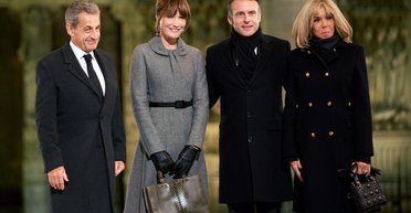 Карла Бруни на открытии Собора Парижской Богоматери появилась в пальто 15-летней давности (фото)