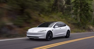 Эконом-предложение: презентованы самые дешевые Tesla по цене Toyota RAV4 (фото, видео)