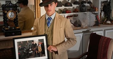 Джентльмен из Лувра: журналисты нашли таинственного "детектива", им оказался школьник