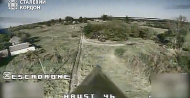 На металлолом: под Купянском пограничники уничтожили FPV-дроном грузовики ВС РФ (видео)