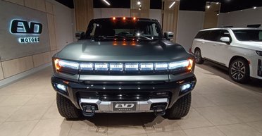 830-сильный гигант: в Украину привезли первый электромобиль Hummer (фото)