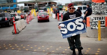 Выдворяют ветеранов: депортация мигрантов из США ставит под угрозу американскую армию