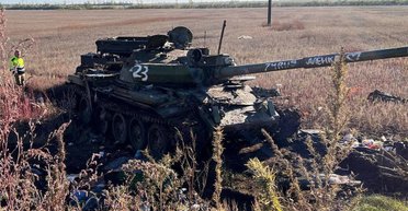 Россия ускорила восстановление танков Т-62, которые массово забирает с полигонов: что это значит (видео)