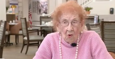 106-річна жінка поскаржилася, що її вік не розпізнають в аеропортах (фото)