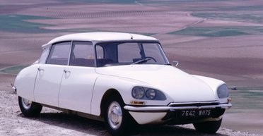 Возвращение легенды: самое знаменитое французское авто возродят в новом формате (фото)