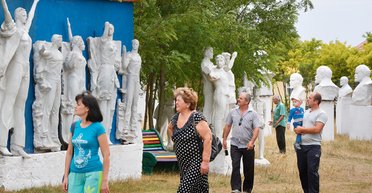 Вино, брынза и "серпастый" Стоунхендж. Едем на выходные в загадочную Фрумушику