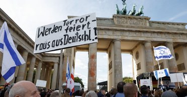 Поджоги мечетей и синагог: может ли война в Израиле перекинуться на Европу