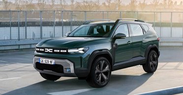 Яркий дизайн и заводское ГБО: раскрыты подробности и дата премьеры нового Duster (фото)