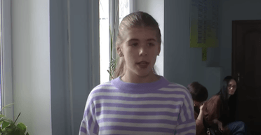 "Будет издеваться дальше": почему дочь старейшей матери будет жить с опекуншей до совершеннолетия (видео)