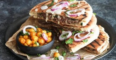 Без замеса теста: рецепт быстрых пирожков с мясной начинкой