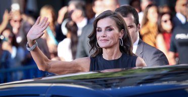 Королева Летиція зʼявилася в образі у стилі старого Голлівуду (фото)