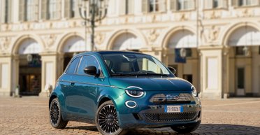 Необычные двери и расход 5,3 л на 100 км: FIAT выпустил недорогое городское авто (фото)