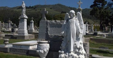 Велике кладовище: у "місті зомбі" кількість мертвих перевищує кількість живих (фото)