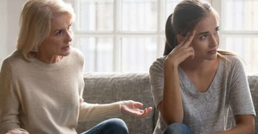 Не хотіла працювати: мати просить суд позбавити власну доньку фінансової допомоги