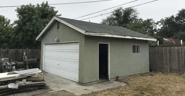 Шокуюча знахідка: жінка виявила в гаражі сусіда послання від відомого злочинця