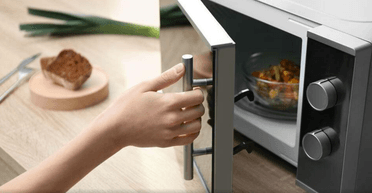 Лайфхаки з мікрохвильовкою, які полегшують життя: 9 корисних варіантів