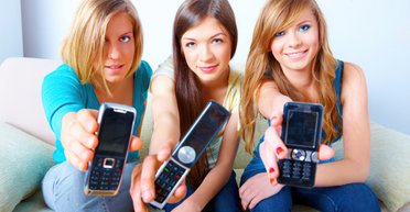 Дошли до точки. Как смена поколений изменила язык переписки в интернете