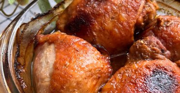 Курячі стегна в дуже смачному маринаді — готуємо ситну страву на вечерю