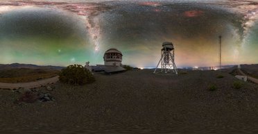 Приголомшлива фотографія: Чумацький Шлях сяє над обсерваторією в Андах (фото)