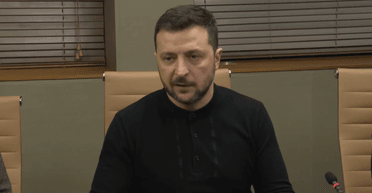 "Никто шаги не начал": Зеленский заявил, что до окончания войны еще очень далеко (видео)