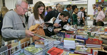 Написано в Украине. Юрий Володарский выбрал 4 лучшие книги февраля от украинских авторов