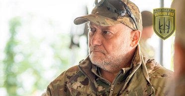 От них сбегали "беркуты" и "титушки": где воюют и что делают активисты "Правого сектора" (видео)