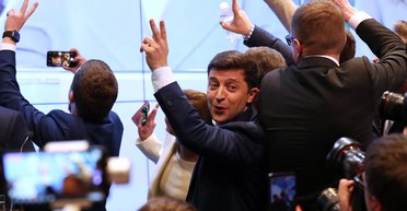 День победы Зеленского. Главные последствия решения КСУ о роспуске парламента