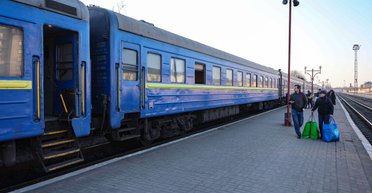 Потяги курсують із затримками: ЗС РФ пошкодили залізничну інфраструктуру на Сумщині