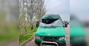 Росіяни атакували маршрутку та вантажівку FPV-дроном: серед постраждалих є дитина