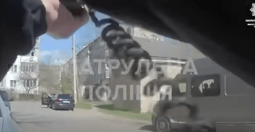 В Ивано-Франковске произошла стрельба: двое водителей поссорились на дороге (видео)