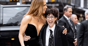 Рідкісна поява: Дженніфер Лопес вивела у світ 17-річну доньку (фото)