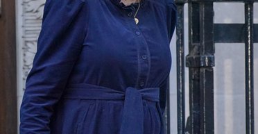 Королева Камілла відвідала короля Чарльза ІІІ в лікарні: як він почувається (фото)