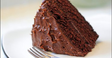 Бюджетно і смачно: рецепт простого десерту до чаю (відео)