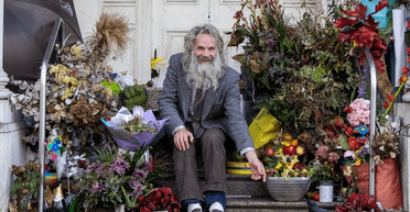 Безхатченко насолоджується розкішним життям на порозі особняка вартістю 200 млн фунтів (фото)