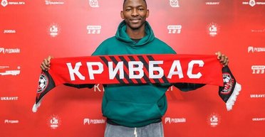 Требует зарплату: футболист "Кривбасса" провел целую ночь в кабинете бухгалтера
