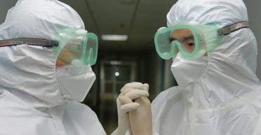 Арбидол под заказ и дефицит масок. Чем лечат коронавирус в КНР и готова ли Украина его встретить