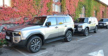 В Украине презентовали новые Toyota Camry и Land Cruiser Prado: подробности и цены (фото)