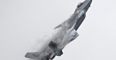 Нова концепція винищувачів: Китай випробував поліпшений літак зі знімними БПЛА