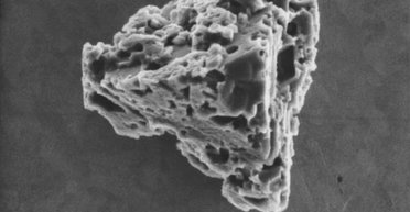 Найдавніша тверда речовина на Землі прибула з космосу: вона допомагає у вивченні зірок (фото)