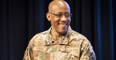 Міллі йде з посади голови у вирішальний момент: чого очікувати Україні, — Politico