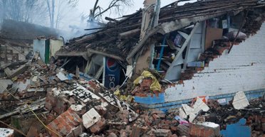 ЗС РФ скинули КАБ на магазин із людьми в Сумській області: є жертви