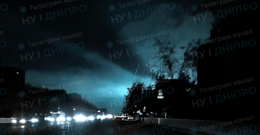 Яркая вспышка в Днепре: свет в городе пропал после необычного явления (видео)