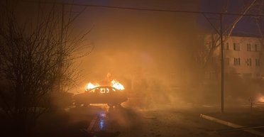 "Горят квартиры": россияне атаковали дронами Конотоп, в городе начались пожары (фото)