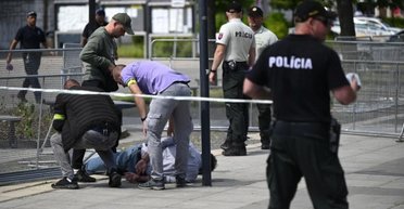 Виновнику грозит 25 лет: в Словакии начали расследование по факту покушения на Фицо